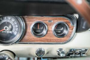 Image 23/50 of Ford Mustang 302 (1966)