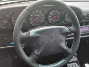 Image 26/45 of Porsche 911 Carrera 4 (1995)
