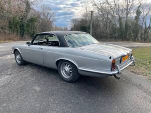 Image 12/20 de Jaguar XJ 6 C 4.2 (1975)