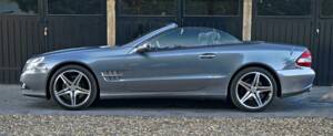 Image 6/50 of Mercedes-Benz SL 500 (2008)