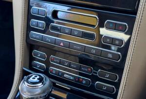 Image 17/25 of Bentley Brooklands (2008)