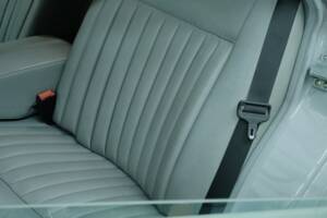 Bild 32/50 von Mercedes-Benz 300 SEL (1986)
