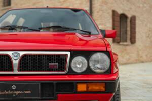 Image 14/50 of Lancia Delta HF Integrale 16V (1989)