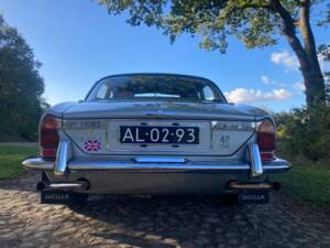 Image 37/60 of Jaguar XJ 6 4.2 (1972)