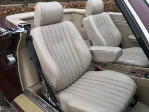Image 17/38 de Mercedes-Benz 560 SL (1986)