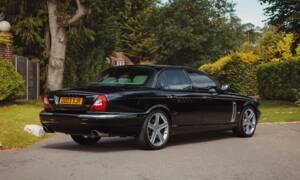 Image 3/48 of Jaguar XJR (2006)