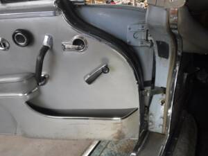 Image 37/50 de Mercedes-Benz 220 SE b (1963)