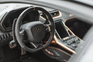 Image 31/68 of Lamborghini Sián FKP 37 (2021)