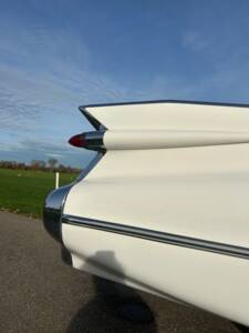 Image 24/56 of Cadillac Sedan DeVille (1959)