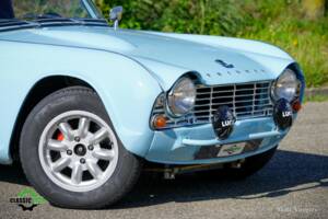 Image 13/43 of Triumph TR 4 (1962)