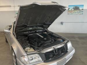 Afbeelding 52/60 van Mercedes-Benz SL 500 &quot;Silver Arrow&quot; (2002)
