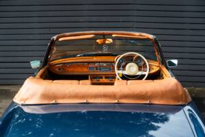 Image 9/57 de Mercedes-Benz 280 SE 3,5 (1971)