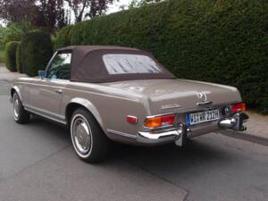 Image 23/99 de Mercedes-Benz 280 SL (1971)