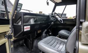 Bild 4/41 von Land Rover Defender 90 Td5 (1998)