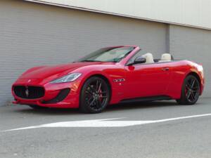 Image 40/99 of Maserati GranCabrio Sport (2015)