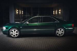 Image 4/15 of Audi S8 (1999)