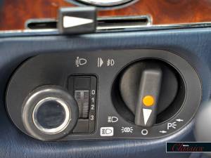 Image 16/23 de Mercedes-Benz 560 SL (1987)