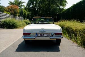 Image 7/8 of Mercedes-Benz 230 SL (1966)