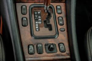 Image 34/50 of Mercedes-Benz CLK 430 (1999)