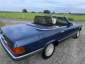 Image 10/50 de Mercedes-Benz 280 SL (1985)