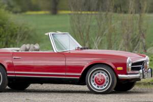 Image 16/18 of Mercedes-Benz 280 SL (1970)