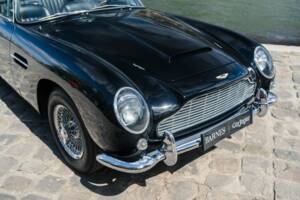 Afbeelding 10/75 van Aston Martin DB 5 Volante (1964)