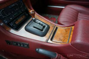 Image 40/61 de Jaguar Sovereign 3.6 (1987)