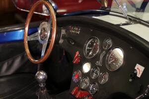 Image 42/57 of AC Cobra 427 (1965)