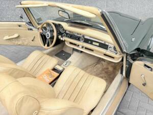 Image 28/50 de Mercedes-Benz 280 SL (1970)