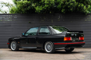 Image 2/37 of BMW M3 Sport Evo (1990)