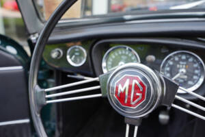 Image 47/50 of MG MGB (1969)