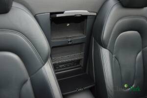 Image 33/50 of Audi R8 Spyder 4.2 FSI Quattro (2011)