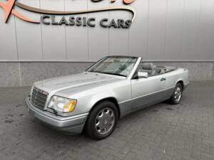Bild 14/50 von Mercedes-Benz E 320 (1995)