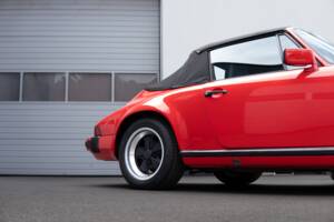 Image 15/29 of Porsche 911 Carrera 3.2 (1989)
