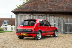 Immagine 31/50 di Peugeot 205 GTi 1.9 (1991)