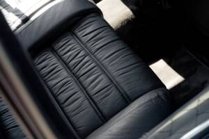 Image 33/75 of Lotus Carlton (1991)