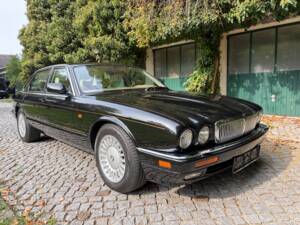 Bild 10/57 von Jaguar XJR 4.0 Supercharged (1997)