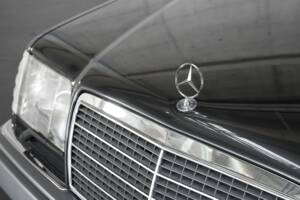 Bild 4/50 von Mercedes-Benz E 500 (1993)