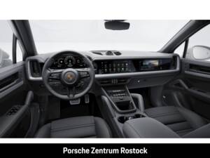 Image 9/10 of Porsche Cayenne E-Hybrid (2023)
