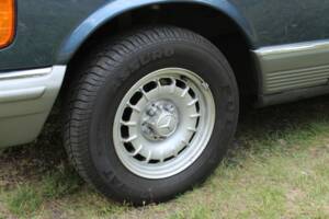Image 13/51 de Mercedes-Benz 500 SE (1984)