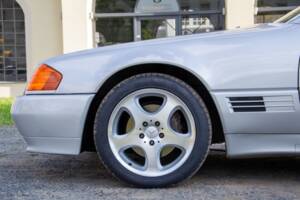 Image 24/34 of Mercedes-Benz 300 SL (1991)