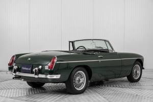 Image 2/50 of MG MGB (1968)