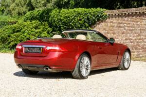 Image 38/50 of Jaguar XK (2011)