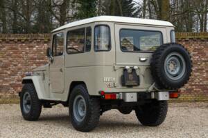 Image 2/50 of Toyota Land Cruiser BJ 40 (1980)