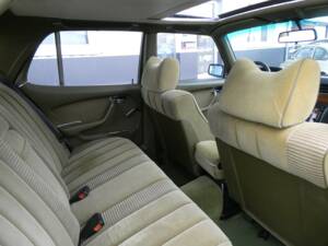 Immagine 11/21 di Mercedes-Benz 350 SE (1977)