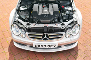 Immagine 22/28 di Mercedes-Benz CLK DTM AMG (2006)