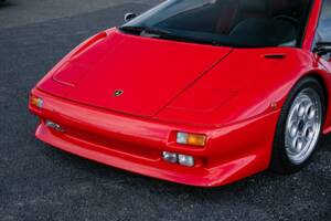 Image 8/48 of Lamborghini Diablo (1991)