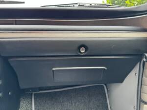 Image 34/73 of BMW 2,5 CS (1975)