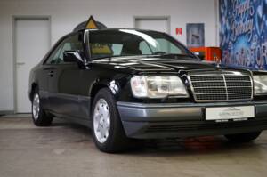 Bild 3/35 von Mercedes-Benz E 320 (1993)