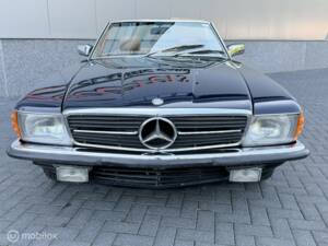 Image 8/22 de Mercedes-Benz 560 SL (1984)